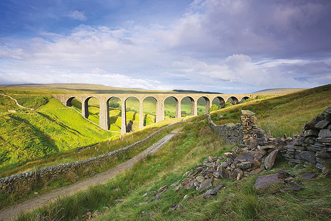 Arten Gill Viaduct, on the Settle to Carlisle railway. Credit: VisitBritain/Lee Beel