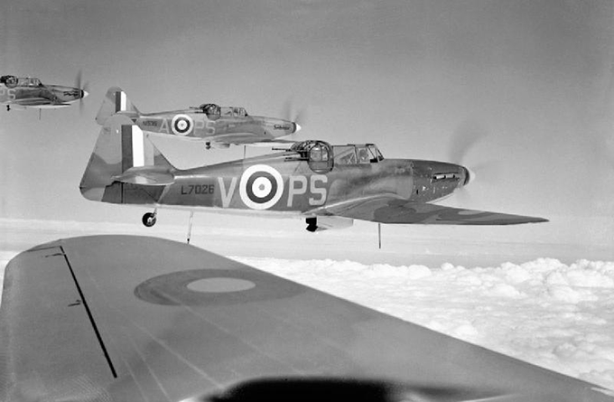 Battle for the skies – Defiant Mk Is of No. 264 Squadron RAF based at Kirton-in-Lindsey, Lincolnshire, August 1940. Credit: B.J. Daventry, Royal Air Force official photographer