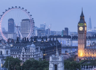 London landmark, Big Ben clock tower and the Houses of Parliament | Big Ben’s Bongs