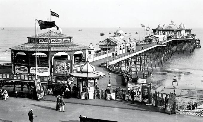 Hastings Pier before WWI. Credit: British Seaside Piers/English Heritage