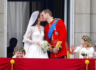 Kate and William Balcony Kiss