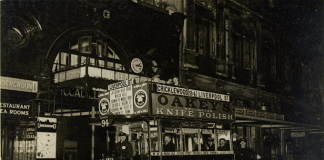 NIght bus, Picadilly, 1913