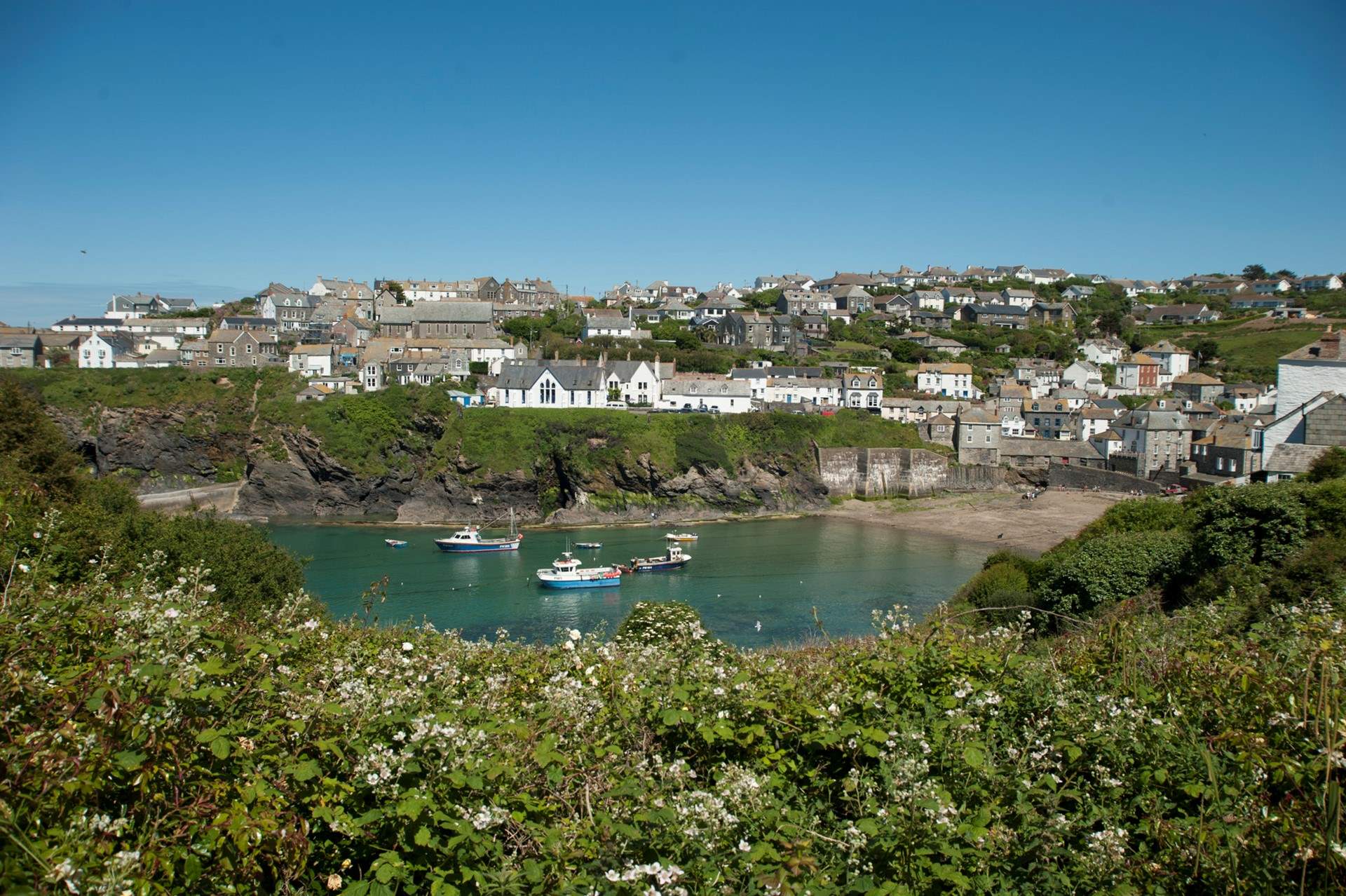 holiday cottages in Cornwall with sea views