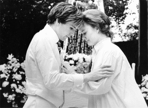 Ralph Fiennes as Romeo and Sarah Woodward as Juliet in Romeo and Juliet (1986). Credit: Alistair Muir