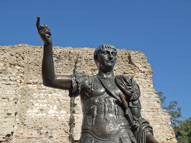 Trajan monument, London