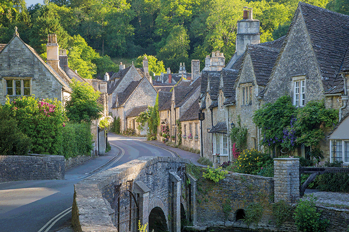 The pretty village of Castle Combe. Credit © Brian Jannsen Alamy Stock Photo