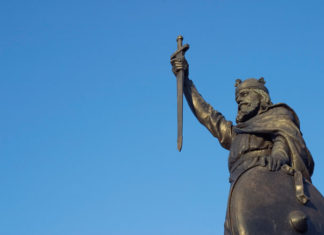 Hamo Thornycroft's statue of King Alfred the Great in Winchester, Hampshire, England UK. Kings and Queens of England and Britain