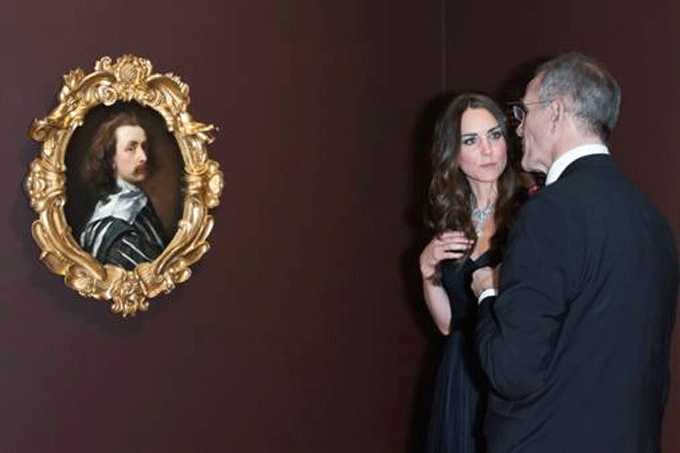 Duchess of Cambridge views Van Dyck portrait