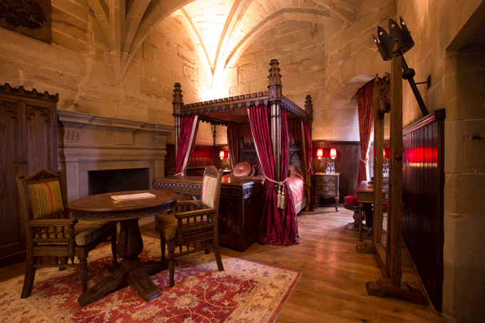 Warwick-Castle-Tower-Suites-The-Rose-Suite-1