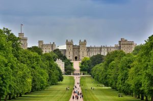 the crown filming locations